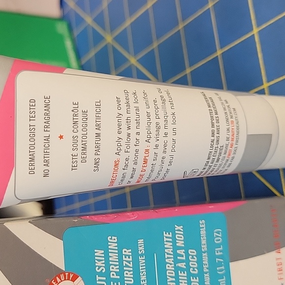 First Aid Beauty Coconut Skin Smoothie Priming Moisturizer 50ml New Sealed Tube - Picture 2 of 3